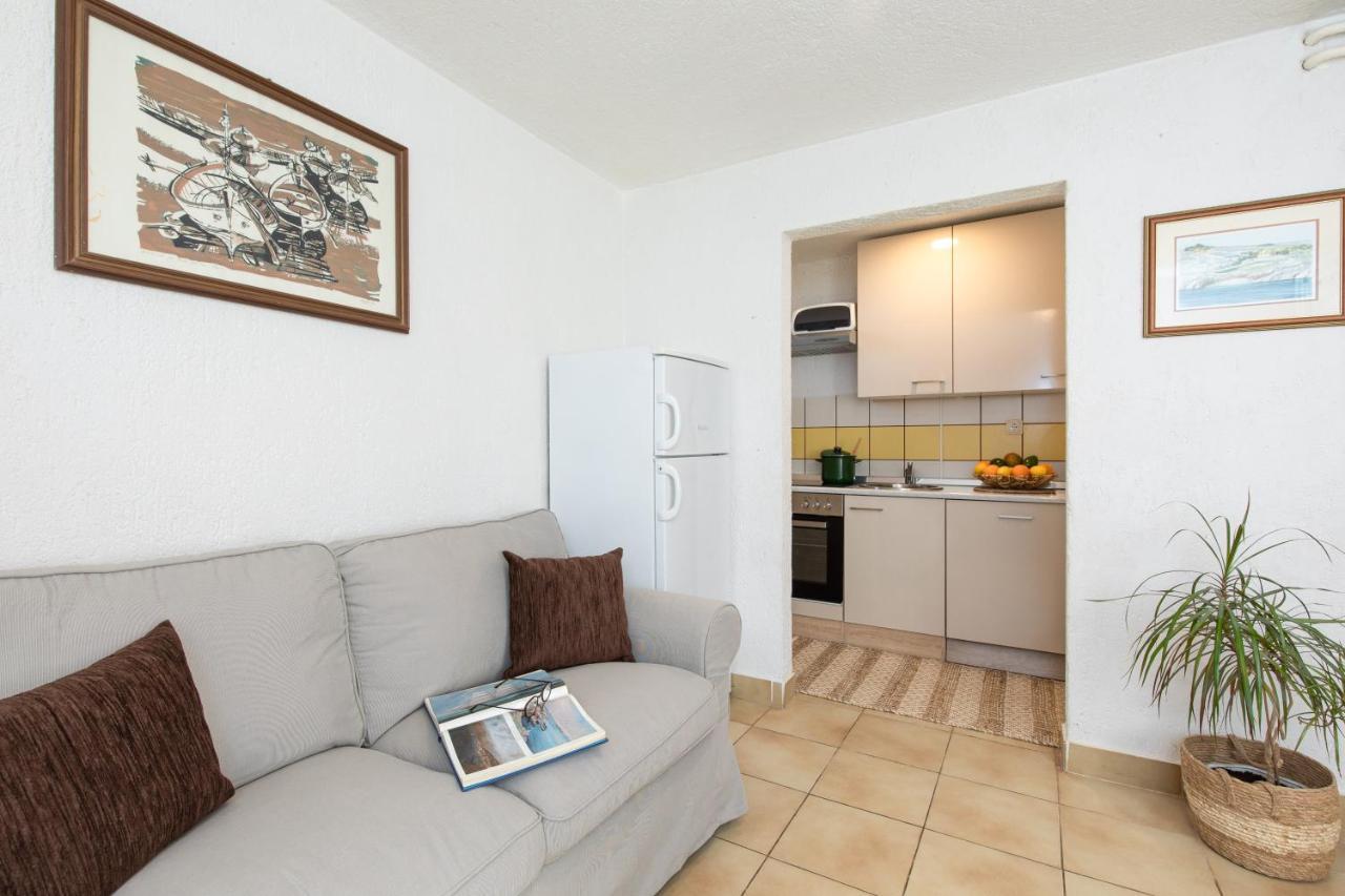 Apartman Umpa Omisalj Ngoại thất bức ảnh